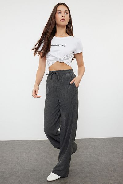 Trendyol Collection Prémium antracit széles szárú rugalmas kötött nadrág TWOSS24PL00054