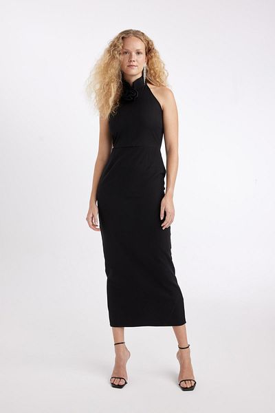 DeFacto Figurbetontes, körperbetontes, ärmelloses Maxi-Abendkleid mit Neckholder und Ausschnitt D3270axns