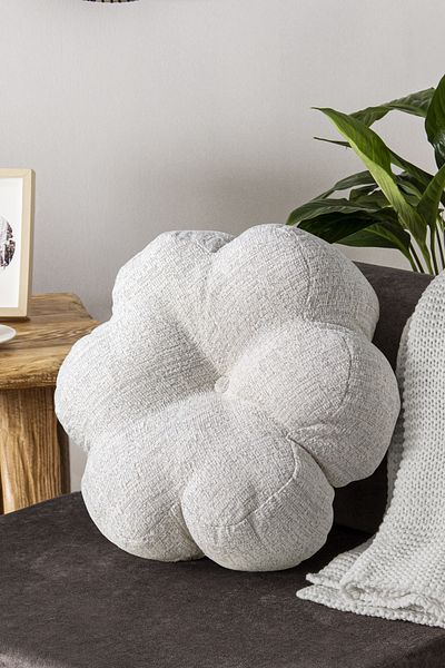 Homedius White Daisy Bloom Decorative Boucle - Throw Pillow