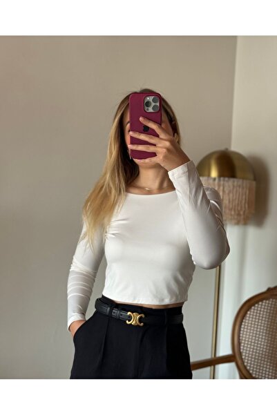 Butik Ekru crop sırt dekolteli bluz
