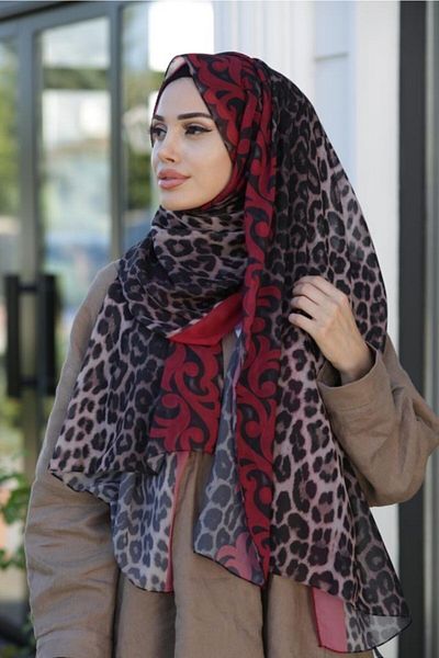 Differenza Red Leopard Patterned Ivy Women's Shawl