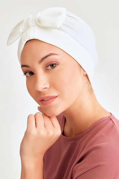 Fulla Moda Bow Bonnet