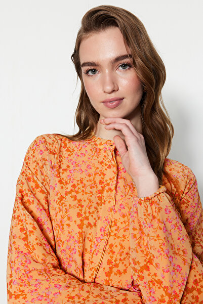 Trendyol Modest Κίτρινο φόρεμα με λουλουδάτο μοτίβο με ζωνοφόρο γιακά με επένδυση από σιφόν υφασμένο φόρεμα TCTSS21EL3346