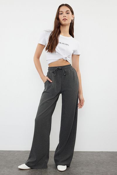 Trendyol Collection Prémium antracit széles szárú rugalmas kötött nadrág TWOSS24PL00054