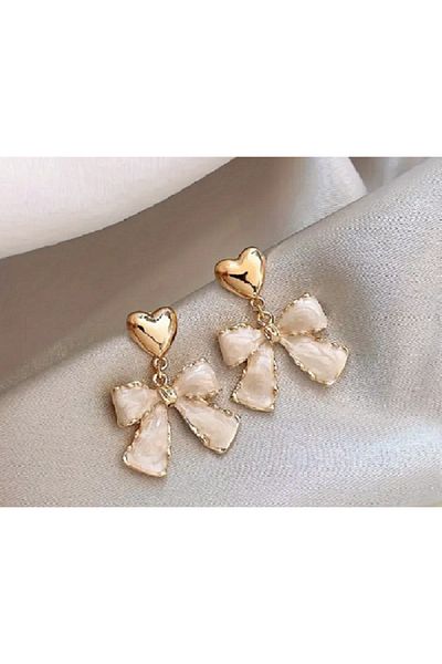 TAKINTI AKSESUAR Gold Heart Bow Detailed Earrings