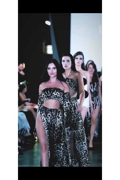 Miss Maxi Size Double Set - Bustier, Mobile Sleeves and Two Side Slits