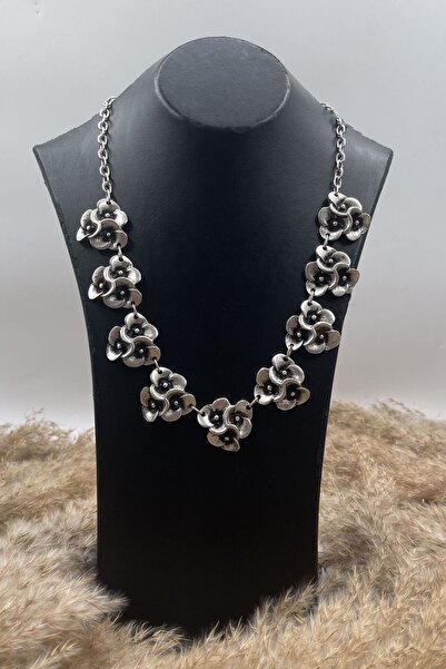 Vesaire Accessories Gümüş Kaplama Çiçek Kolye