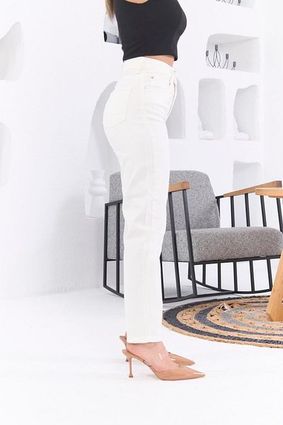 RMG White Mom Jeans Pants