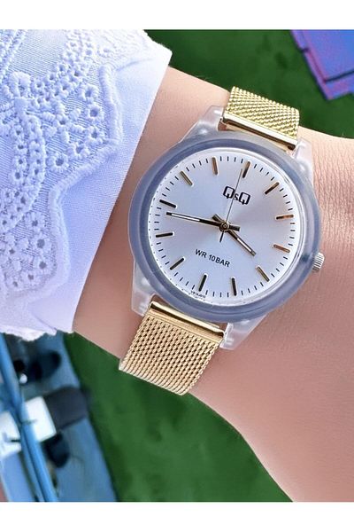 Q&Q  Women's Straw Cord Wristwatch