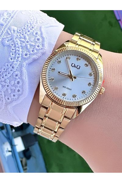 Q&Q Women's Metal Band Wristwatch