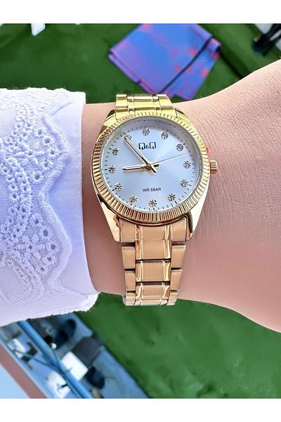 Q&Q Women's Metal Band Wristwatch