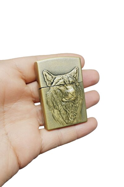 hiçdurmaal Kabartmalı Kurt Başı Görselli Eskitme Sarı Renkli Gazlı Metal Çakmak 1 Adet