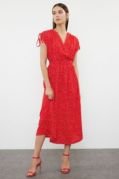 Trendyol Collection Dehnbares rotes Midi-Strickkleid mit Blumendruck – ärmelloses Skaterkleid mit geraffter Taillenöffnung, Modell TWOSS24EL01063