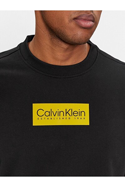Calvin Klein Erkek Marka Logolu Uzun Kollu Rahat Siyah Kazak K10K112252-BEH