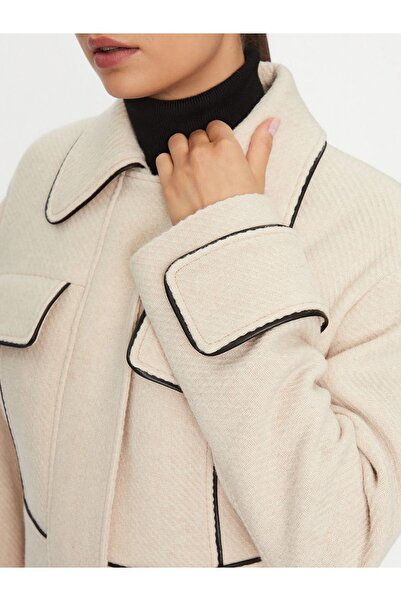 HUGO Women's Pocket Detailed Zipper Closure Long Sleeve Beige Jacket50494108-260