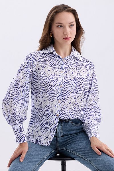 MD trend Cămașă oversize din satin cu model etnic - Detaliu cu mâneci cu balon și umeri
