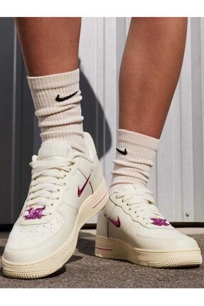 Nike Air Force 1 07 SE Kad n Sneaker Ayakkab Fiyat Yorumlar Trendyol