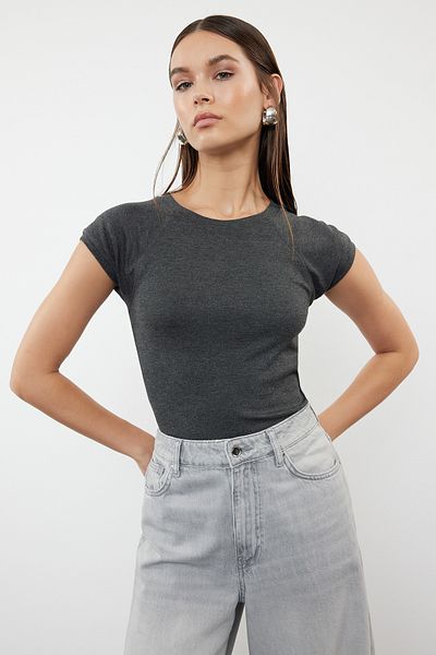 Trendyol Collection Ευέλικτη γκρι πλεκτή μπλούζα - μανίκι σελήνη, εφαρμοστό, TWOSS24BZ00088