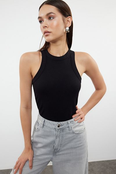 Trendyol Collection Flexibles Neckholder-Unterhemd mit Kordelzug, schwarz, Normalgröße TWOSS24AL00064