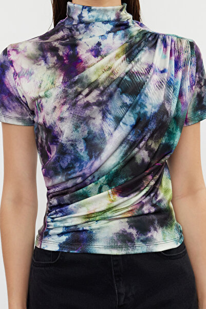 Trendyol Collection Multicolor Printed Drawstring/Drape Detail Fitted Short Sleeve Stand Collar Stretchy Knitted Blouse Twoss24Bz00426