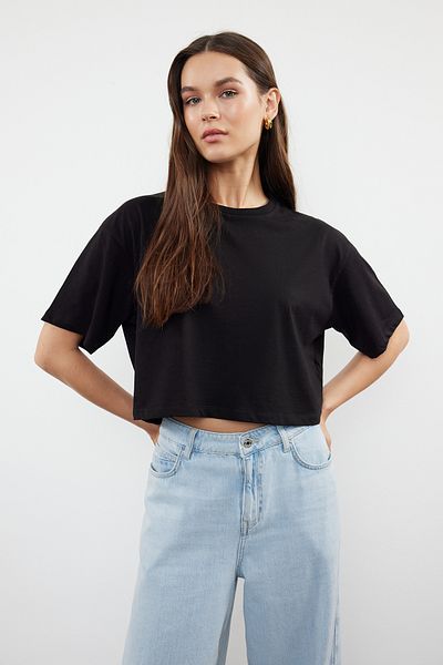 Trendyol Collection Fekete-rózsaszín 2 csomag - 100% pamut kényelmesen illeszkedő Crop póló TWOSS24TS00224