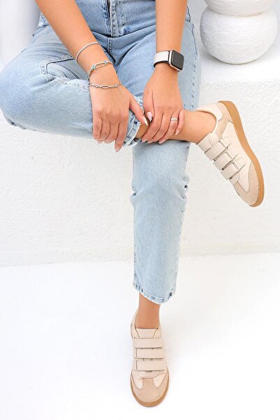 Beyond حذاء رياضي نسائي من الجلد باللون البيج Samba 3 Velcro Byndamc01