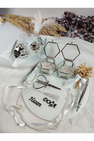 Basic Creation Pearl PromiSe-engagemenT Tray SeT wiTh PearlS and CrySTal FeaTherS