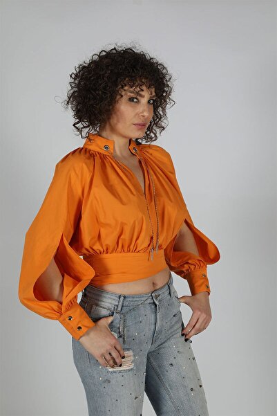 Hyades Dress By Gülçin Uzun Kollu Yırtmaçlı Kruvaze Zeren Crop Gömlek