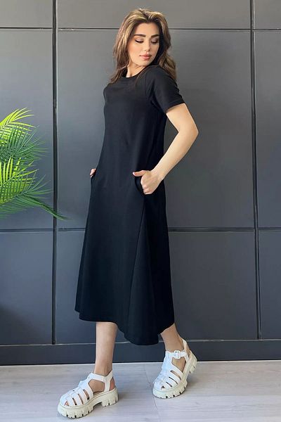 julude Μαύρο κοντομάνικο φόρεμα με λαιμόκοψη και τσέπες