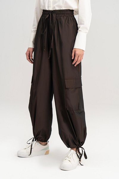 Touché Privé Pocket Detailed Parachute Trousers