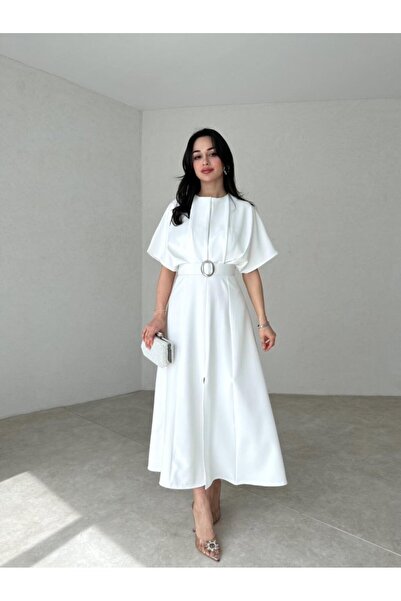 Afiş Butik Plisované midi šaty - detail pásku a rozparek