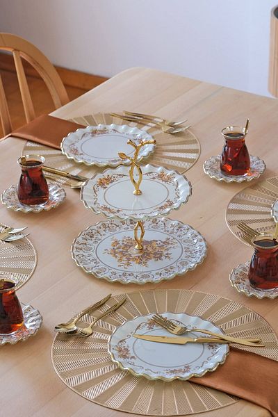 Glore Veneto Coffee Color - Gold Gilt Glass Cookie Holder