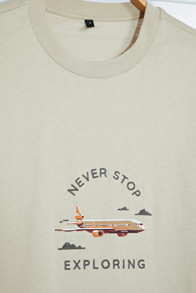 Trendyol Collection Stone Oversize/Wide Cut Více Sustainable Text Embroidery 100% bavlna Organické tričko TMNSS24TS00168