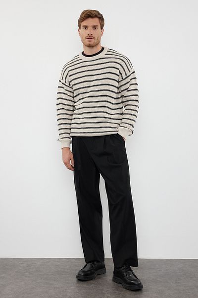 Trendyol Collection Beigefarbener, gestreifter Unisex-Strickpullover mit Rundhalsausschnitt – TMNAW25KZ00025