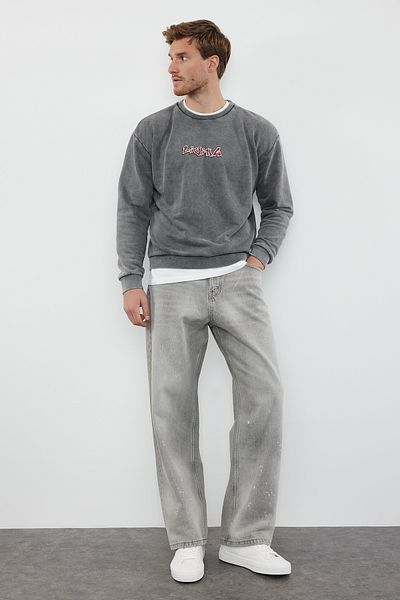 Trendyol Collection Anthracite Oversize/Wide Cut Crew Neck Faded Effect Unshaded Sweatshirt Tmnaw25Sw00138