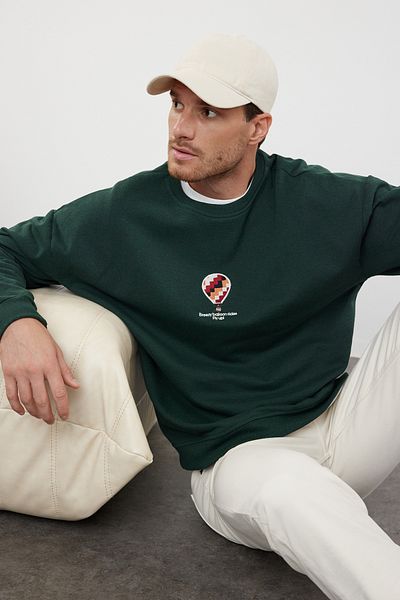 Trendyol Collection Oversize/široký střih s výstřihem s texturou a detailem výšivky bez šálu TMNAW25SW00155