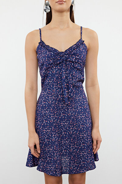 Trendyol Collection Szíjas mini pöttyös mintás sötétkék ruha - TWOSS21EL3214