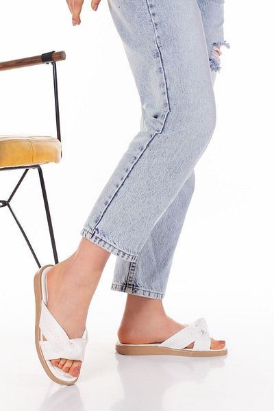 Demashoes Papuci albi cu noduri pentru femei
