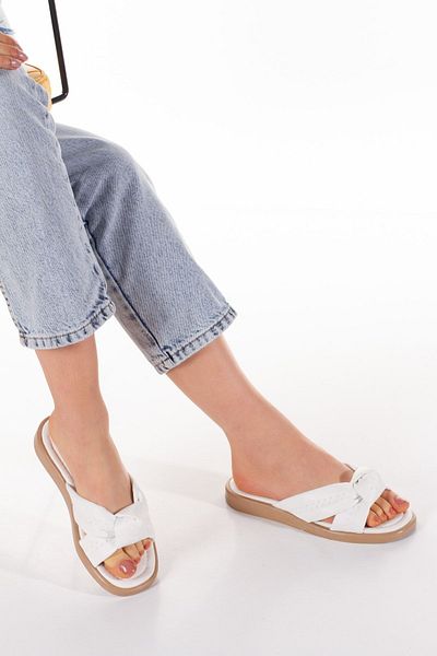 Demashoes Papuci albi cu noduri pentru femei