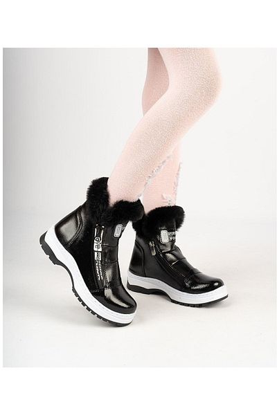 Demashoes Леки ботуши с неплъзгаща се подметка за момиче с детайли от черна кожа