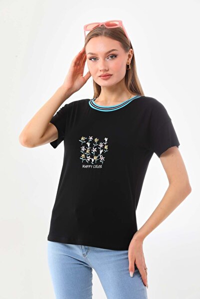 Sistas بلوزة نسائية بأكمام قصيرة ورقبة دائرية مطرزة بالزهور 23048 باللون الأسود