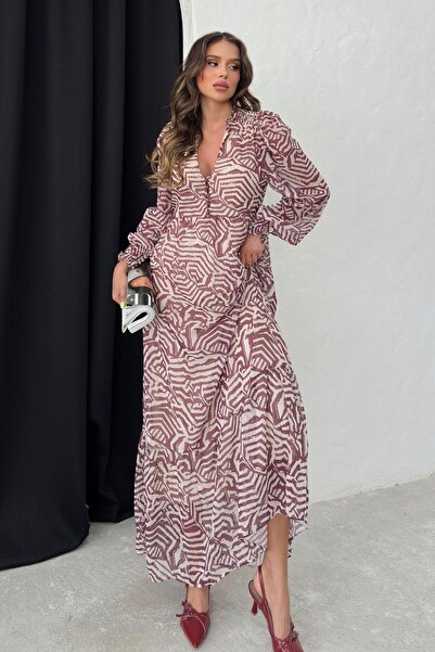 Know Φόρεμα σιφόν καφέ με γεωμετρικό σχέδιο με ζωσμένο λουλούδι