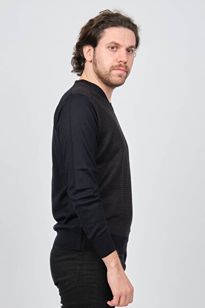 Woolen World Мъжки пуловер с V-образно деколте и шарки от вълна