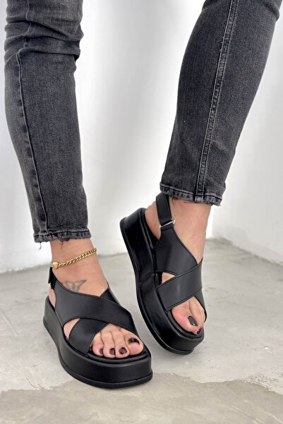 Shoebutik Greenhouse Women's Sandals with Black Leather Straps