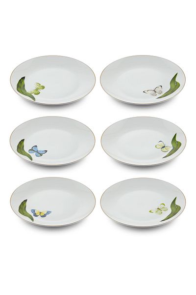 The Mia 6 Person Folium Cake Plate