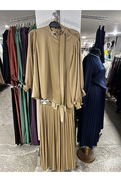İkizler Pleated Satin Skirted Suit