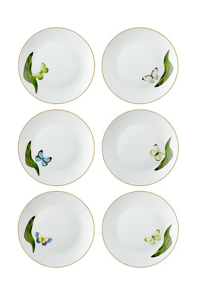 The Mia 6 Person Folium Cake Plate