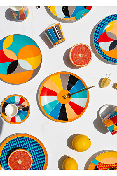 The Mia Shapes Pastry Plate for 6 People