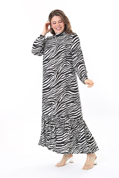 Şans Μαύρο μακρυμάνικο φόρεμα σε μεγάλο μέγεθος με φούστα με στρώσεις - 65N37968