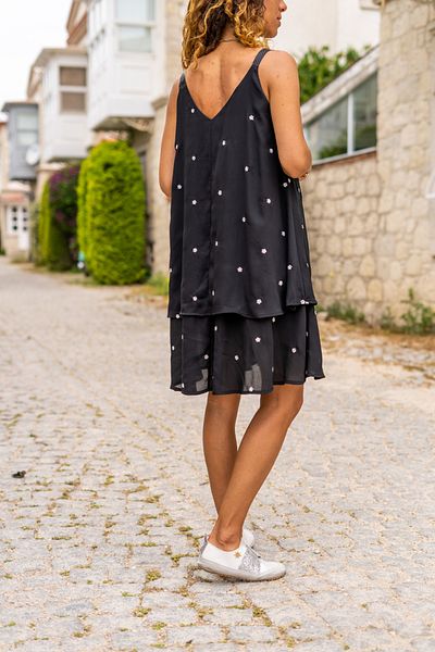 Güneşkızı Rochie de damă neagră din șifon, cu cureaua din piele, cu straturi duble, brodate florale, în formă de A Bst3420